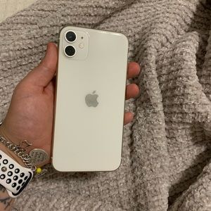 iphone 11 white.